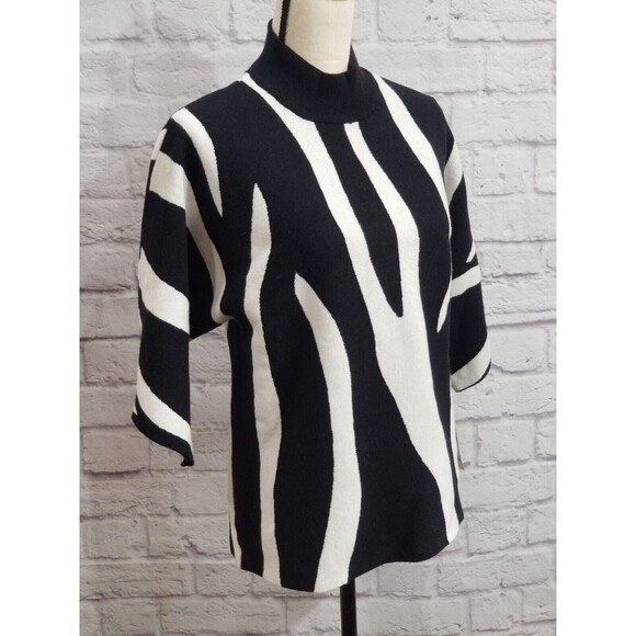 NWT Alfani Black White Abstract Print Women’s Shirt Size Small - Picture 1 of 8